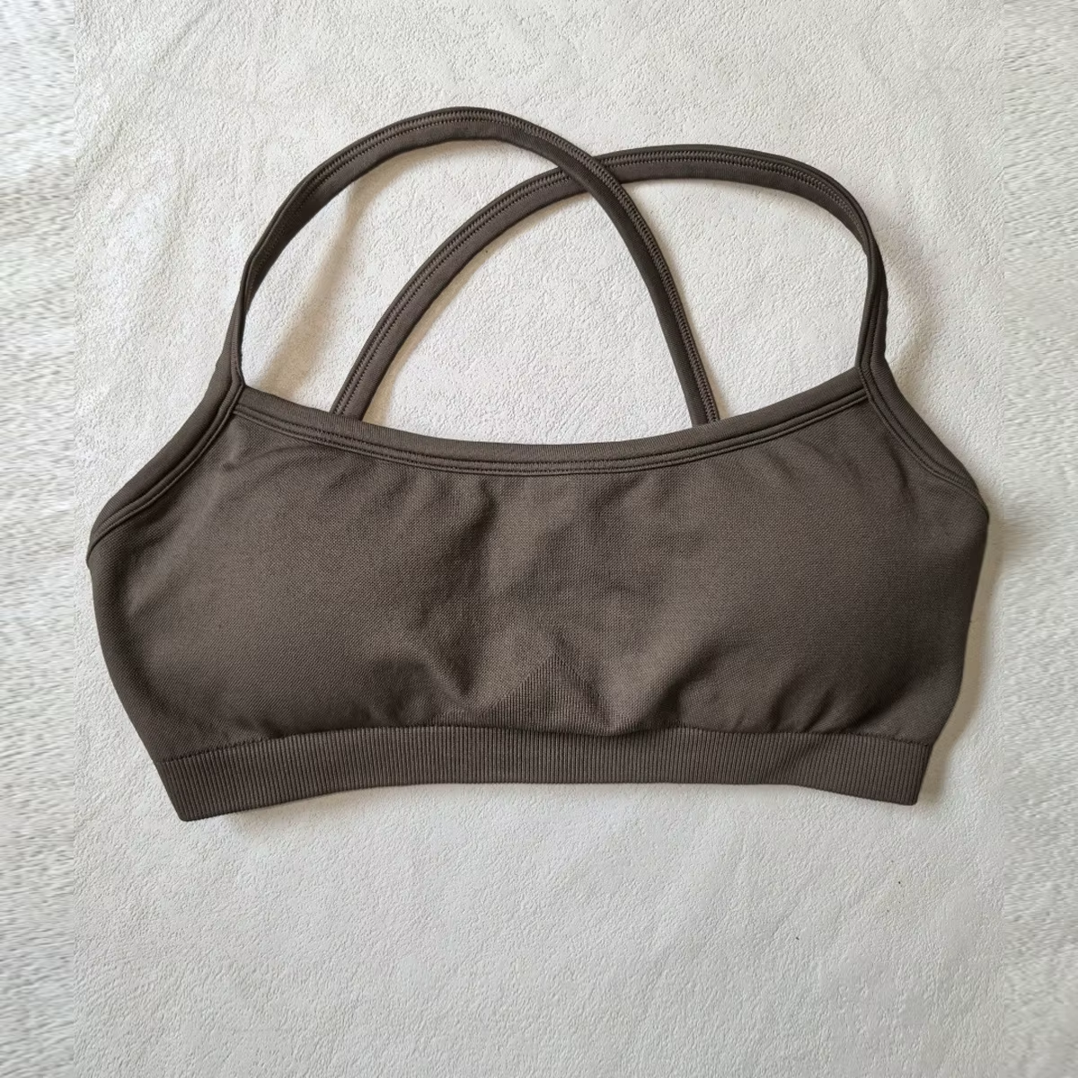 V Back Scrunch Shorts Women Mid-High Waist Band Seamless Yoga Shorts 4.5'' Workout Gym Booty Short 4 Way Stretch Sports Short